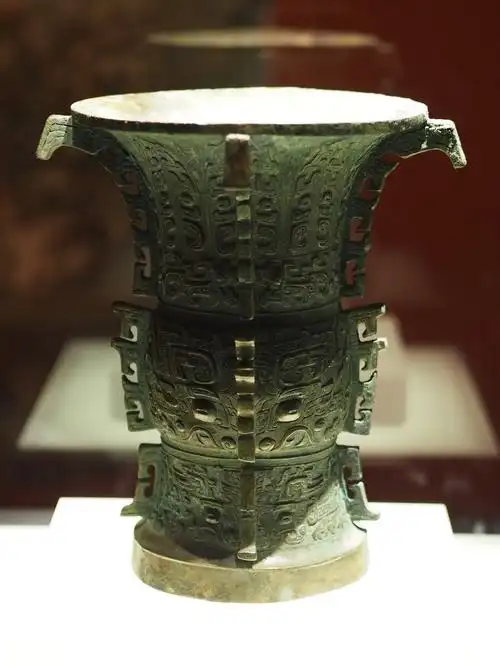 西周青铜义尊山西博物院藏