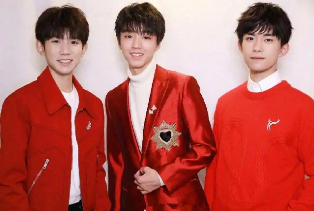 tfboys三个人的演唱会简直没眼看,特意花了几十块钱,看了3小时现场