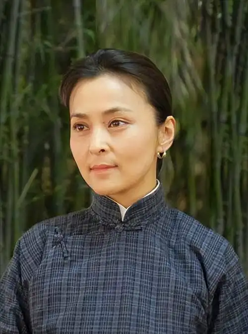 何音花13年捧红黄志忠离婚后带娃嫁小9岁丈夫如今苦尽甘来