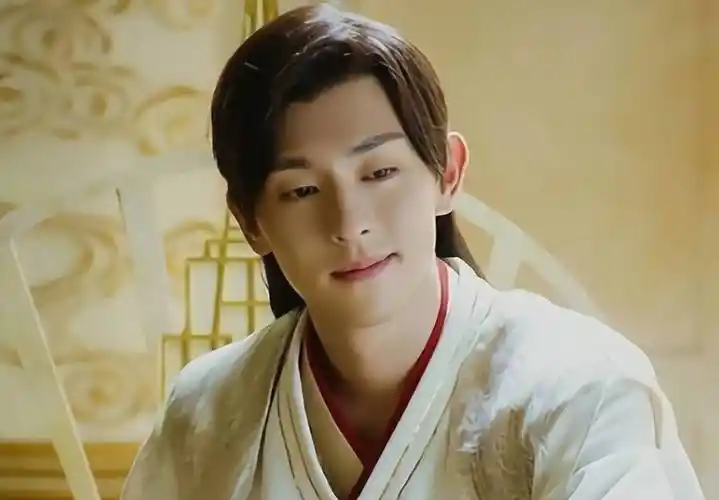 这次事件不仅让他失去了代言,社交账号和工作室账号也被封禁,更是让他