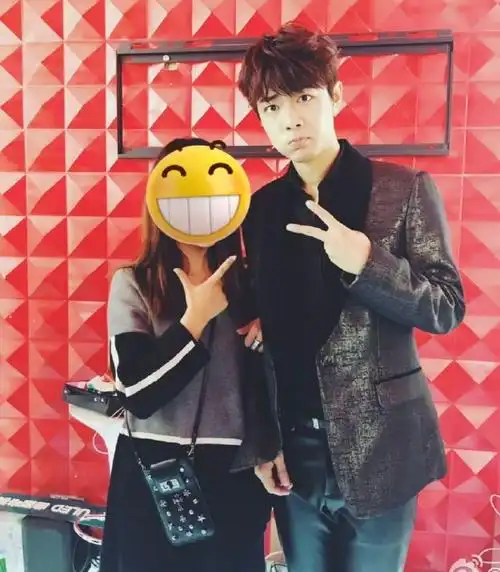 肖战和素人合影旧照##肖战燃少时期旧照