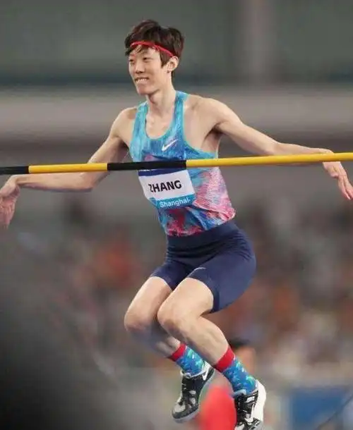 邓伦为何带小纸条上密室大逃脱张国伟带的东西更是出人意料