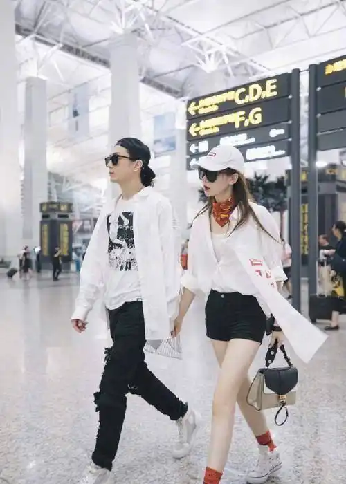 原创原创34岁戚薇真会穿168身高穿出2米气场网友李承铉好眼光