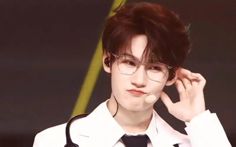 [ 张真源 ] 可爱又帅气的小张医生9899697115