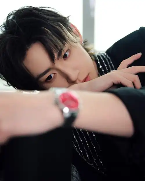 小鬼王琳凯超话@小鬼-王琳凯打破时间,不惧速度,炙热与梦想在此刻碰撞