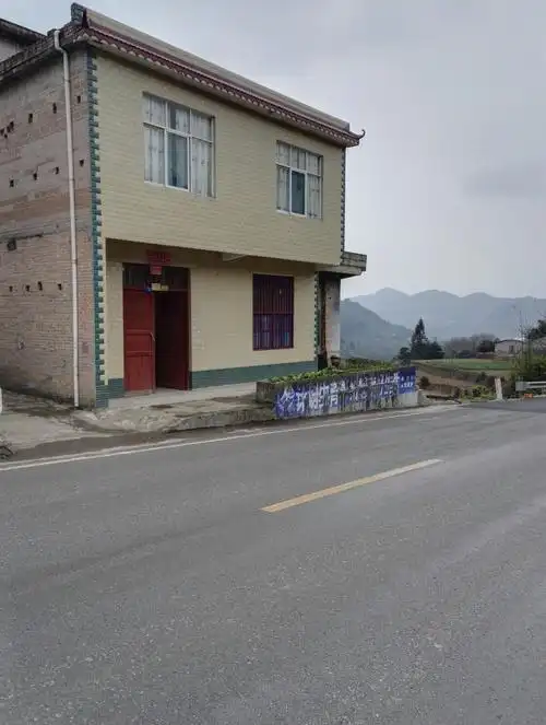 长梁乡209国道边私房出售