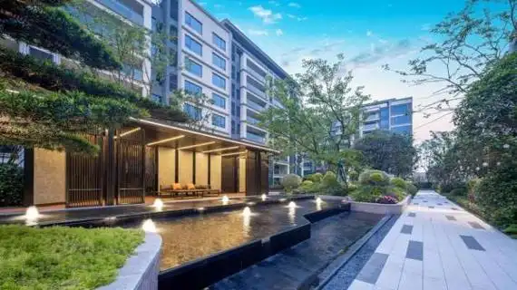 最近,贵阳龙湖景粼天著推售全业态产品,包含临湖合院,洋房及平层.