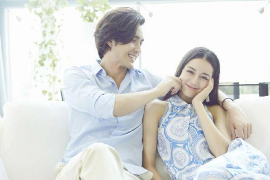 将近30的热巴深夜公布恋情,两人即将完婚?赵丽颖:恭喜小胖迪