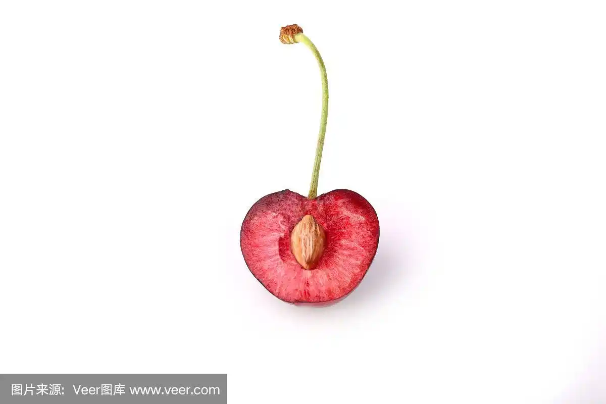 樱桃孤立在白色背景切割石头