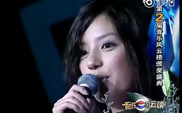 赵薇|2002年百事音乐风云榜年度最佳影视歌曲奖:内地:《情深深雨蒙蒙