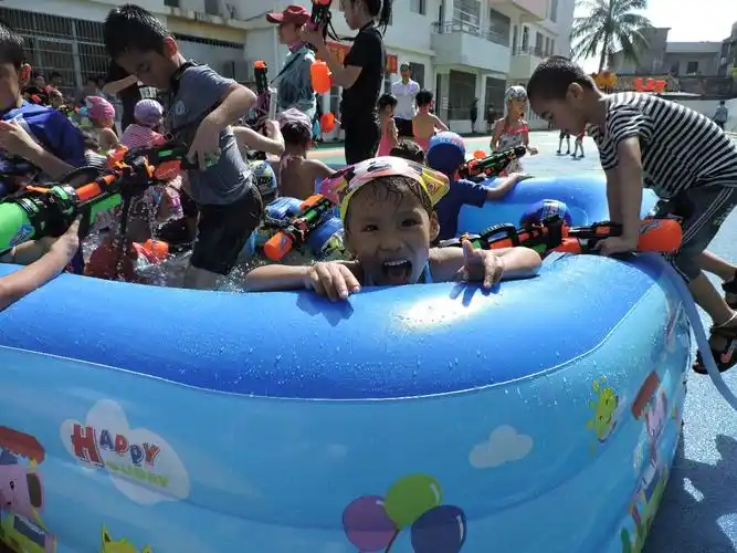 光村镇中心幼儿园2018年"六一"儿童节戏水活动剪影