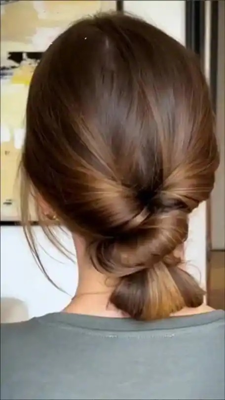 纹理感特别美的低马尾盘发