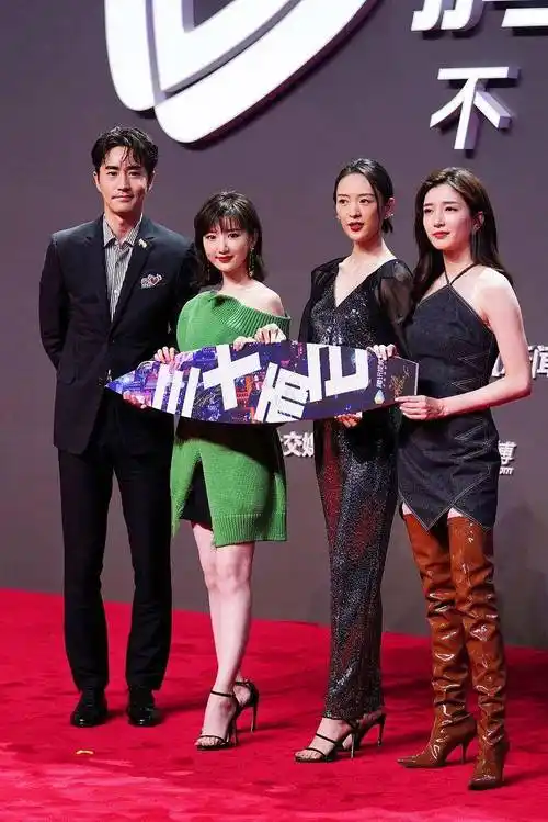 这仨女孩现在都火了_江疏影_佟丽娅_童瑶