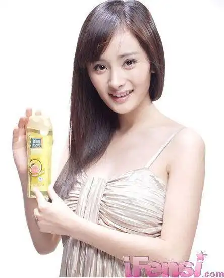 差不多同时期的拉芳广告,脸型看得更明显(这不是截图,就是官方图片)