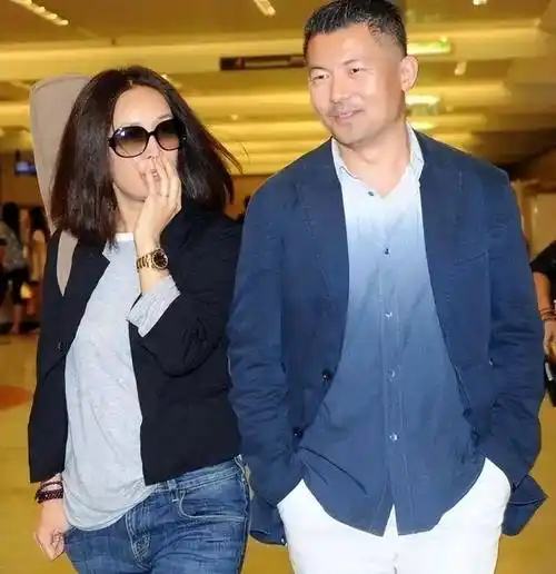 "好男人"孟桐:39岁娶未婚生子的那英,用爱治愈继子半生