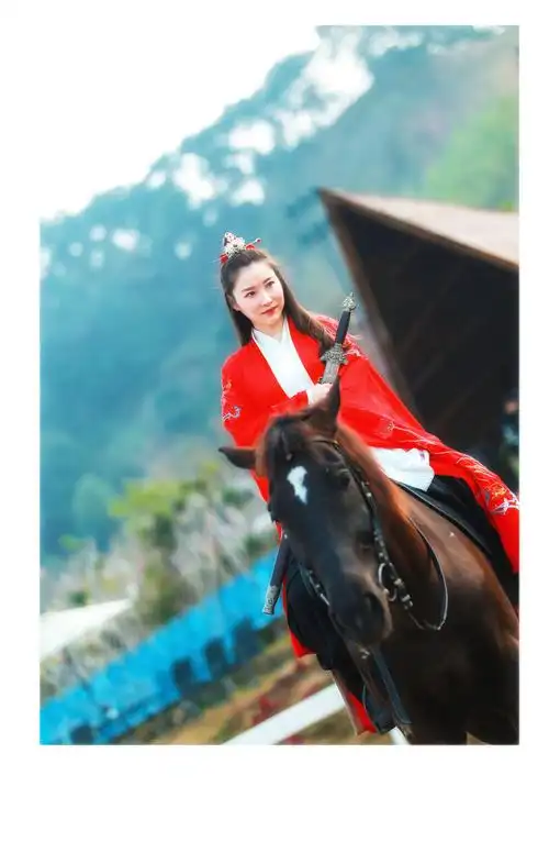 周末策划师:侠女"李莫愁"惊现汉马汇