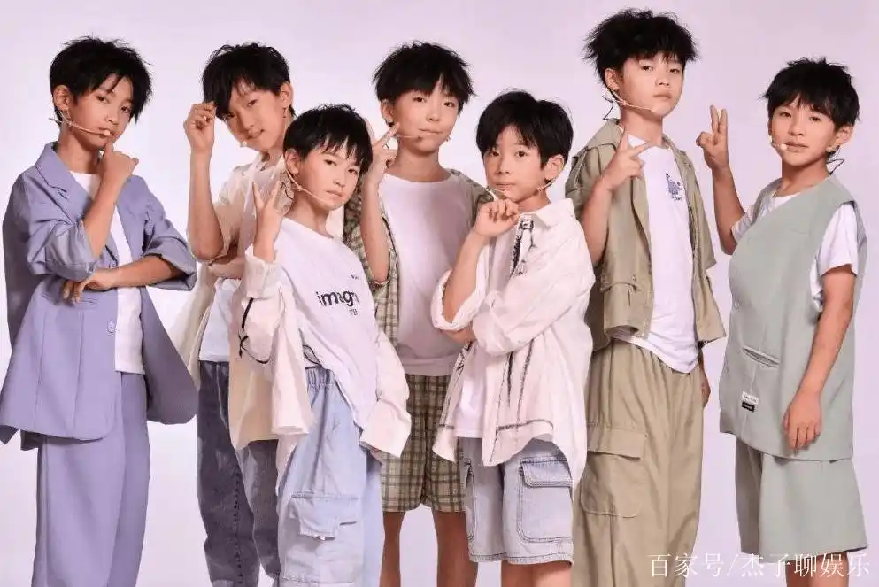 7个成员4个未成年,时代少年团镜头被删背后,重新审视当下娱乐圈