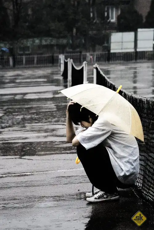 张小娴说:难过了,就蹲下来,抱抱自己!原谅你,也放过自己!