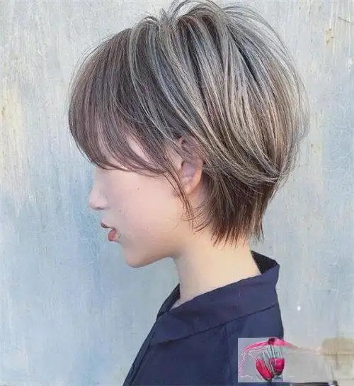 定位烫改变发根发流的烫发,比较低调大气,减少了几分中性,多了几分