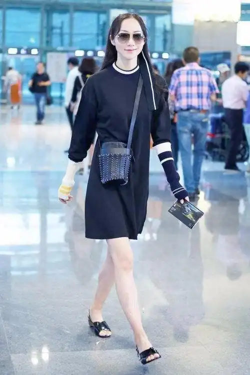 韩雪标准的诠释了一双凉鞋毁一身,求求你换双好看的鞋吧!