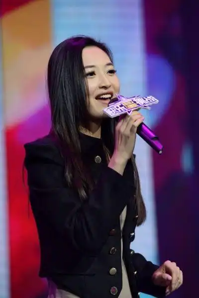 国民美女杨洋做客《快乐星挑战》