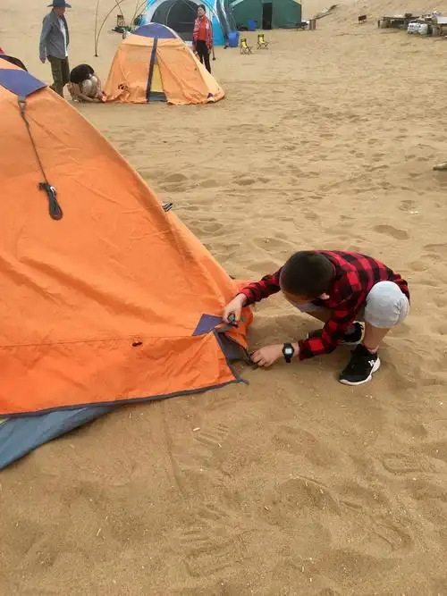 自己搭帐篷,男孩儿就要这样!