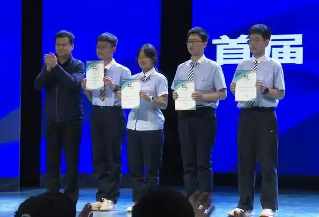 河南省实验中学举行首届"学生校长"竞选大会