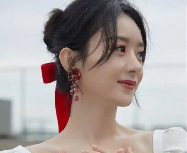 原创原创单纯而又土气的小土妞赵丽颖如今蜕变成优雅女神