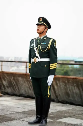 军人爱穿大马靴23