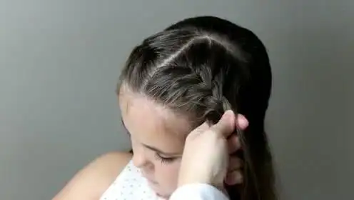 十岁左右的女子可以这样扎头发,看着好乖巧