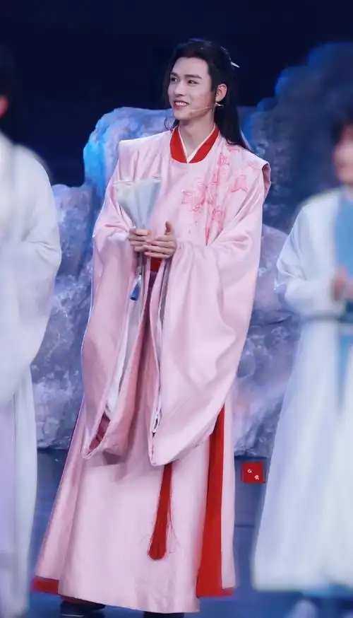 龚俊粉衣温客行##龚俊温客行苏州相逢