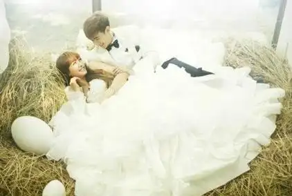 求宋茜尼坤的结婚头像