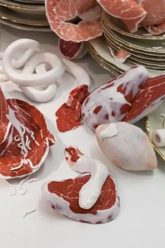 非常静物 · 令人不安的肉类雕塑 | 以色列特拉维夫艺术家 roni landa