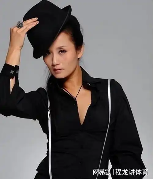 演员李颖越老越有韵味曾被誉为霸总妈妈专业户