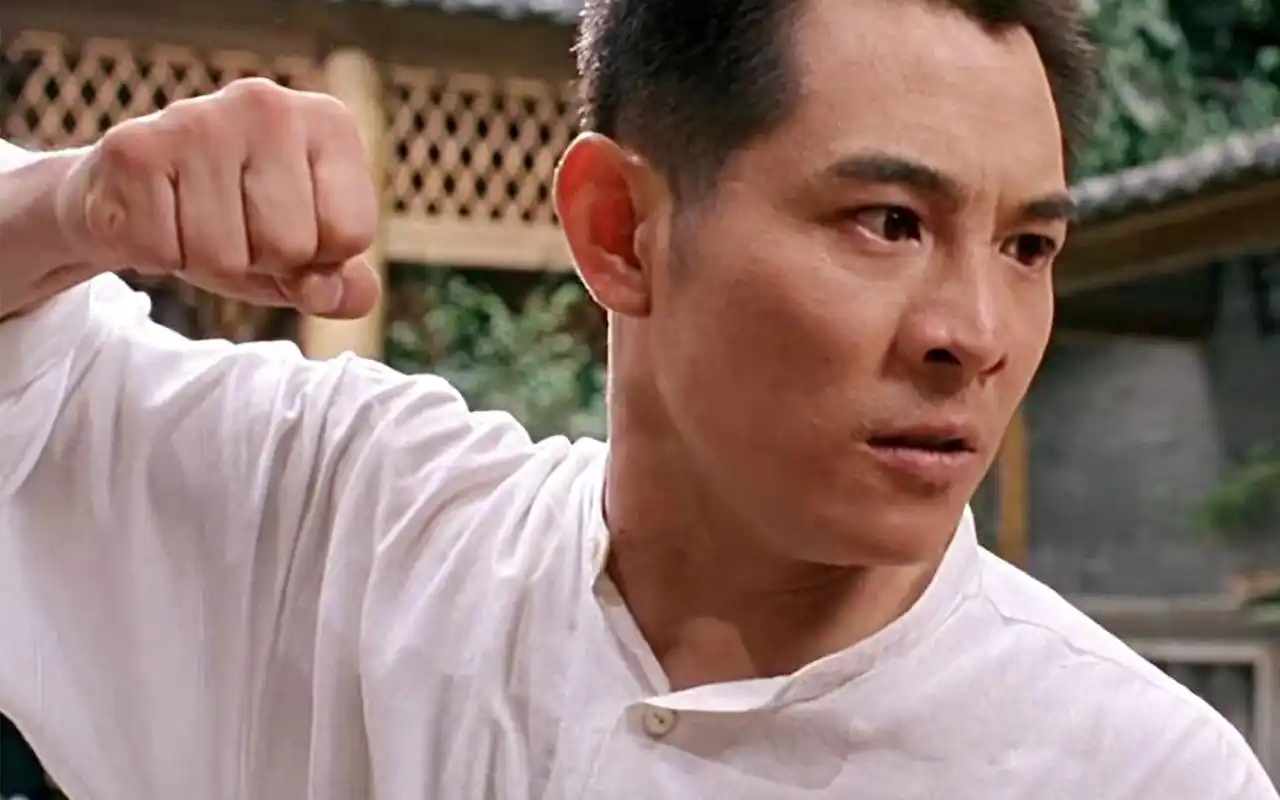 李连杰影响力到底有多大,美国军队找他代言,新加坡总统是他影迷_哔哩