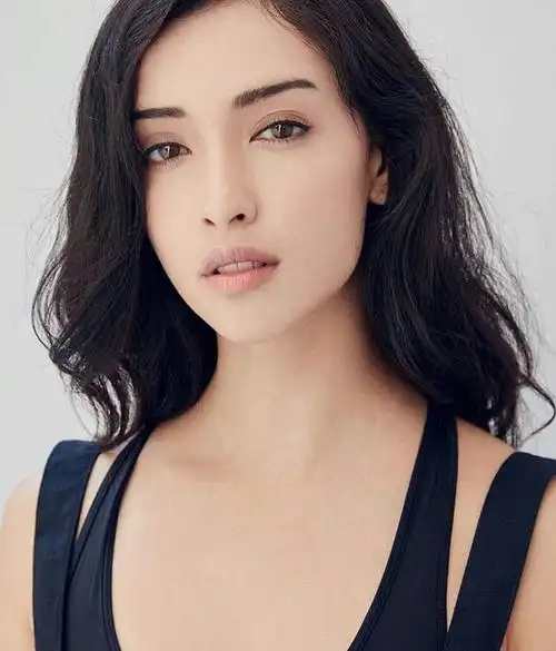 ins欧亚混血人气网红