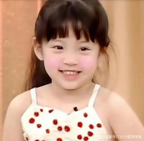 欧阳娜娜童照被扒,长得和小时候不一样?事实却是这样