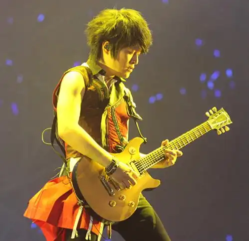 图五月天怪兽要结婚女方是石头老婆的亲妹妹