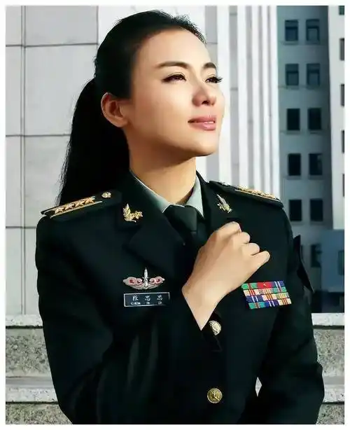 她可不是一般的女歌手哦,她从1976年诞生开始,就展现了她的音乐天赋.