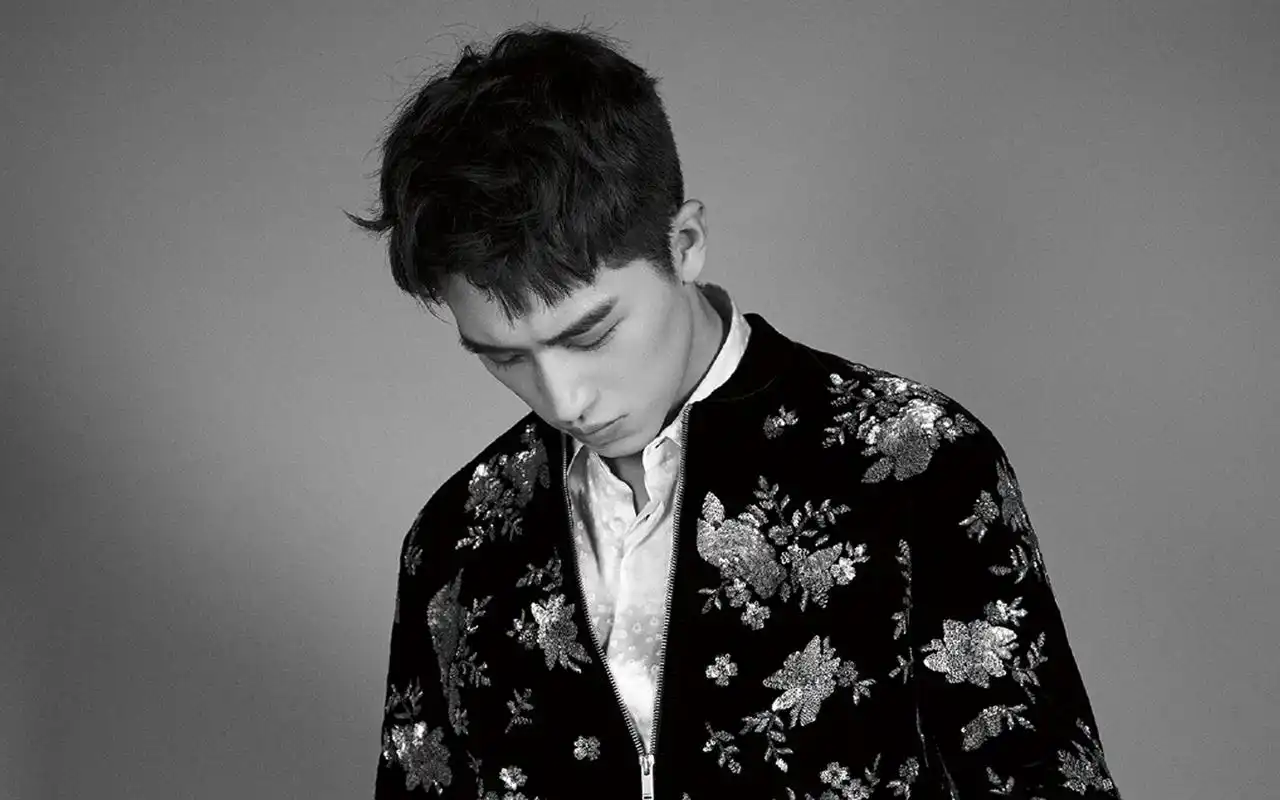 许魏洲帅气写真图片桌面壁纸