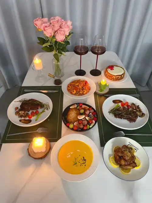 自制生日烛光晚餐氛围感十足