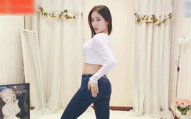 淼淼喵酱 紧身牛仔裤热舞 samsara