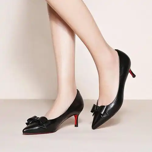 尖头高跟鞋女人味全掌握演绎轻熟女风格