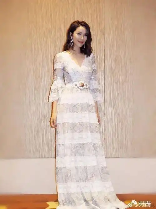 120斤这位身高只有168cm的女星哪里来的自信晒体重