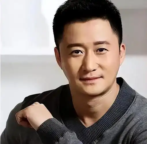 主持人谢楠:嫁给偶像吴京,4年生两子,风光背后有心酸