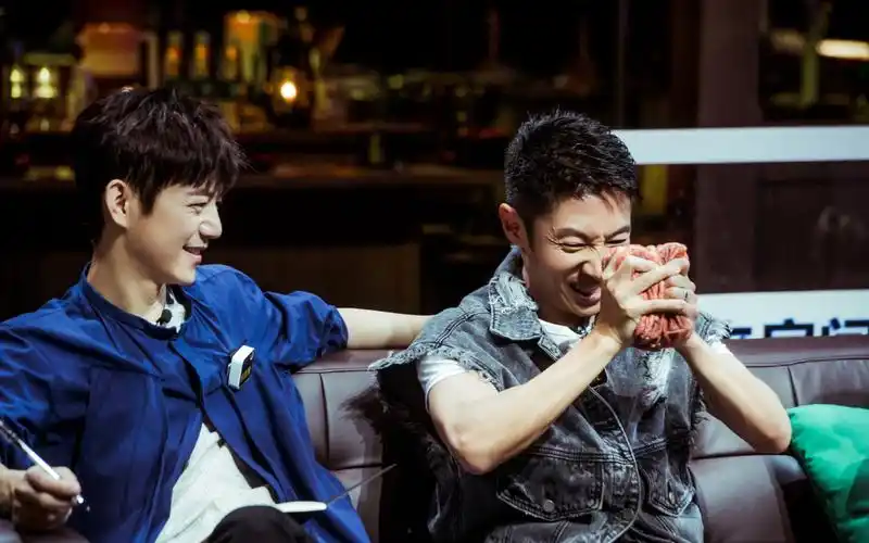 《明星大侦探3》之深夜麻辣烫剧照图片[4/7]_综艺_美桌网