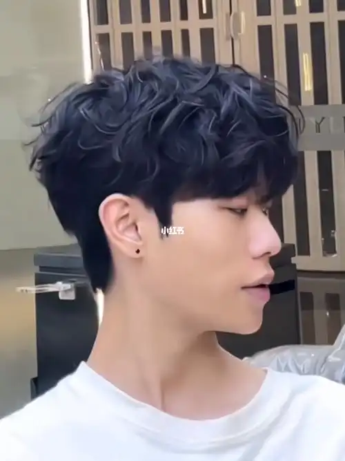 男生日系凌乱感纹理烫发型 暖男又阳光 | 男生发型参考 | 上海男生