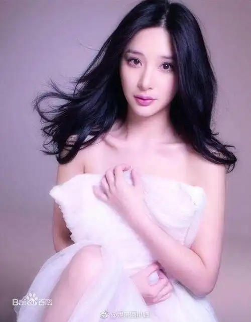 熊乃瑾,出生于重庆市,中国内地影视女演员.