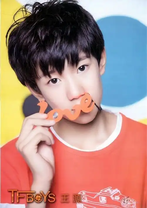 王源超话#得力品牌代言人王源##王源电视剧灿烂#heart这一套也要珍藏