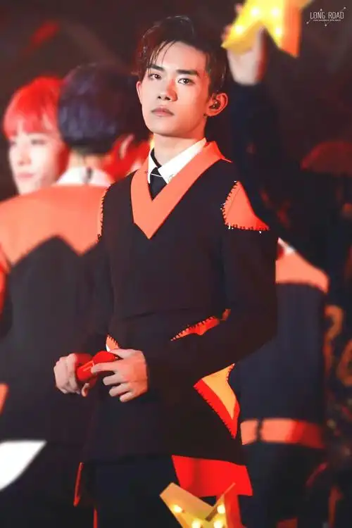 易烊千玺五周年演唱会